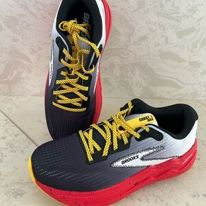 Brooks X RunDisney 2025 Ghost Max 2 Mickey Mouse Running Shoes